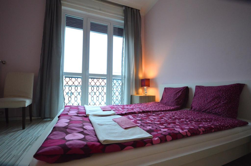 Pulse Jackquaters Apartment Budapest Bilik gambar